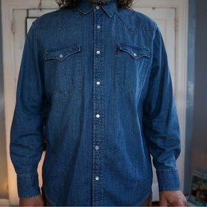 Levi’s denim pearl snap shirt